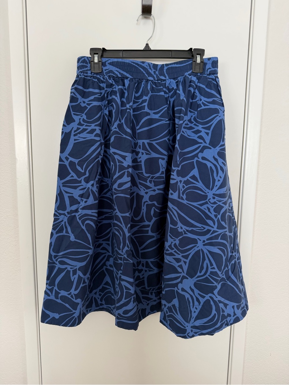 Banana Republic Factory Navy and Cornflower Blue Patterned Midi Skirt